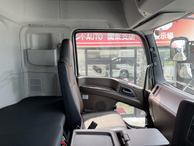 いすゞ：ギガ：ハイルーフ：ウィング：AT：木床：アルミホイール：リアエアサス
