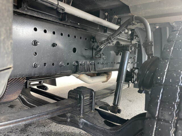 日野：17プロフィア：ハイルーフ：メッキ多数：アルミホイール：リア門口ステンレス