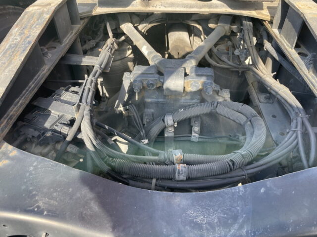 日野：プロフィア：ハイルーフ：トレーラーヘッド：メッキ多数：アルミホイール