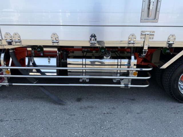 R3　日野　デュトロ　ワイドロング　アルミウィング　造りボディー　メッキ多数　