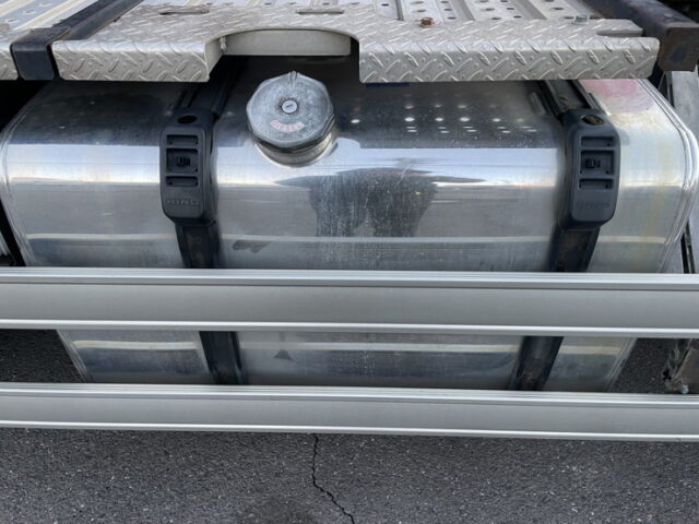 日野：17プロフィア：ハイルーフ：トレーラーヘッド：7速MT：450馬力：E13Cエンジン