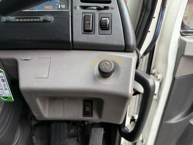 日野：テラヴィ：ハイルーフ：トレーラーヘッド：エアサス：V8ツインターボ