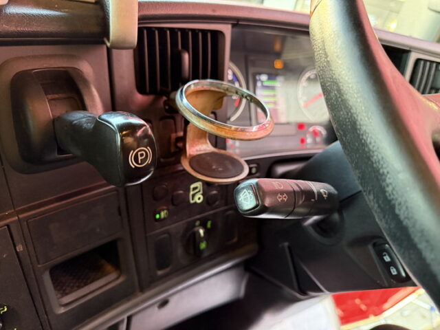 スカニア：R450：トレーラーヘッド：総輪エアサス：第5輪荷重11.300㎏：直6