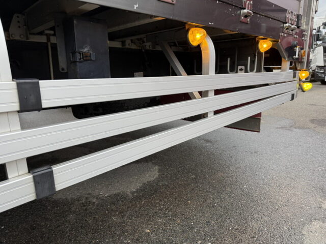 17スーパーグレート：ハイルーフ：メッキ多数：アルミホイール：リア門口ステンレス