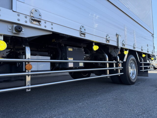 日野：デュトロ：ウィング：ワイドロング：180馬力：ステンレス多数：2.950㎏積