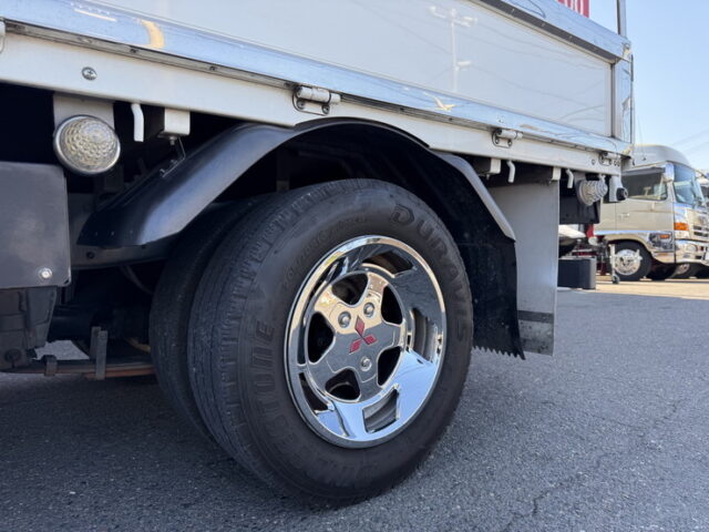 キャンター：平ボデー：標準幅：10尺長：カスタム：オートマ：煤焼き有：150馬力