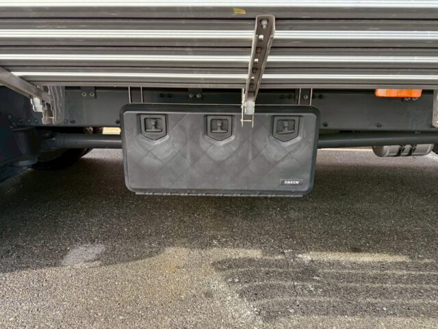 VOLVO：FH：グローブトロッター：ウィング：ブラックウルフホイール：木床