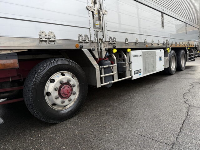 17スーパーグレート：ハイルーフ：冷凍ウィング：プレミアムライン：サブエンジン