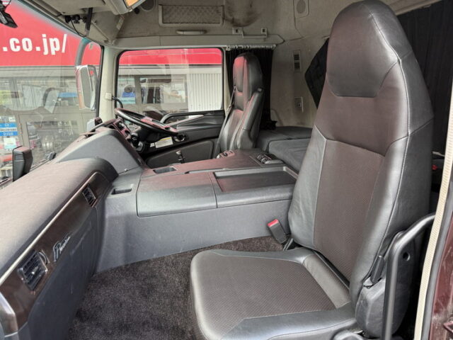 17スーパーグレート：ハイルーフ：トレーラーヘッド：ブタ鼻：第5輪荷重11.500㎏