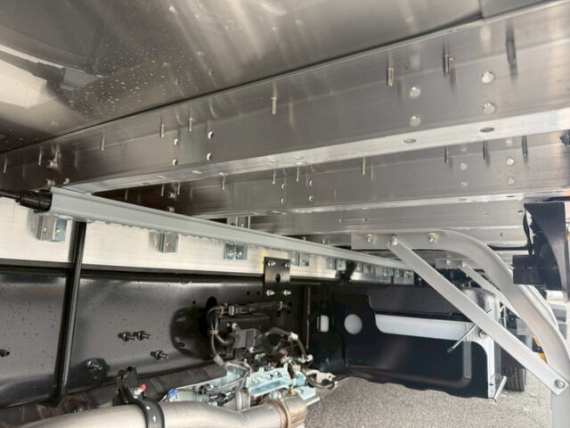 日野：17レンジャー：冷凍ウィング：アルミシマ床：-30度設定：6速MT：240馬力