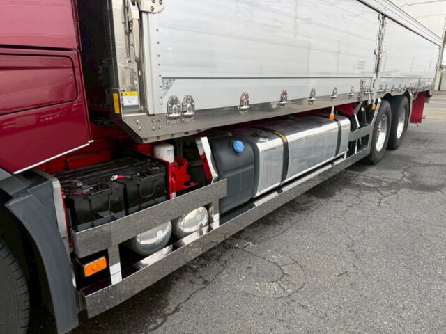 VOLVO：FH：グローブトロッター：ウィング：造りボディ：架装多数：高年式低走行