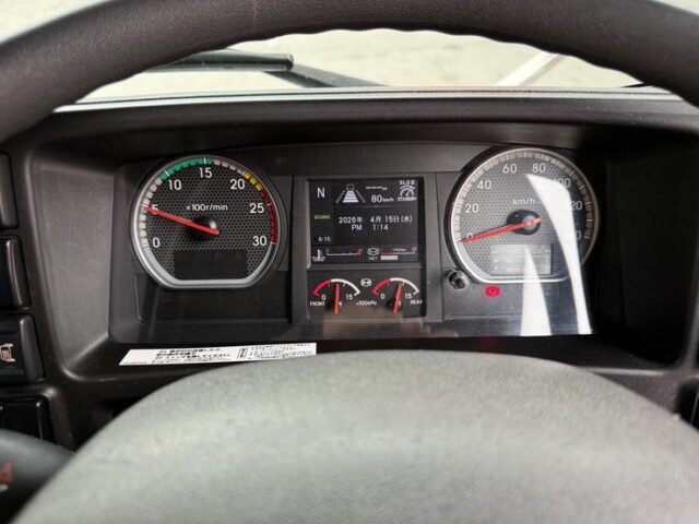 いすゞ:ギガ:ハイルーフ:トレーラーヘッド:フロントバイザー:第5輪荷重11.100㎏