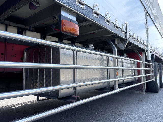 いすゞ　ギガ　ハイルーフ　ウィング　造りボディ　1Mアオリ　ステンレス多数