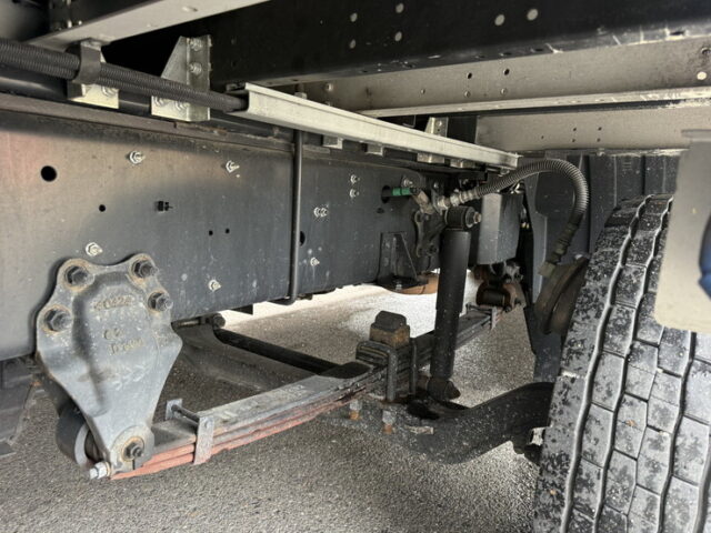 いすゞ：ギガ：ハイルーフ：ウィング：リア門口ステンレス：木床：スムーサー