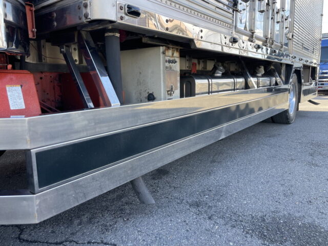 三菱ふそう　ファイター　冷凍バン　コルゲート　ジョロダー4列キーストン　エアサス