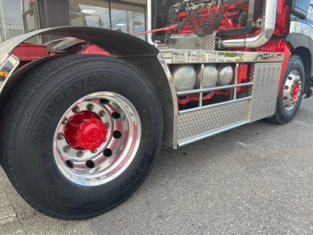 日野　17プロフィア　ヘッド　内装生地張り　ステンレス多数　メッキパーツ多数