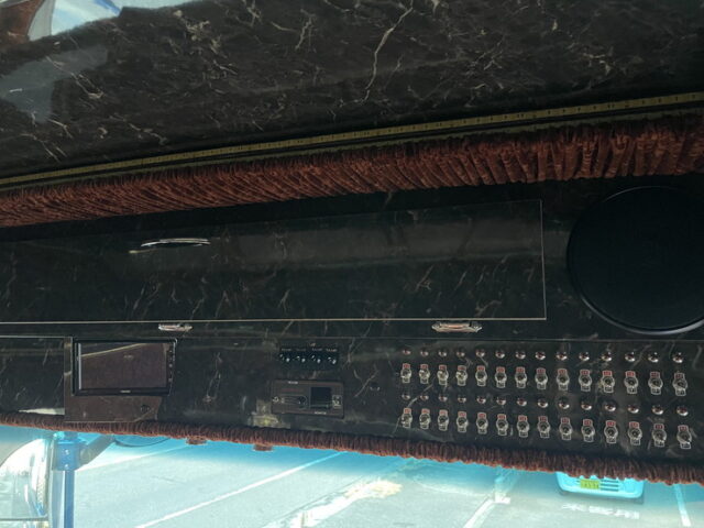 スーパーグレート　ハイルーフ　トレーラーヘッド　架装多数　ブタ鼻　7速MT