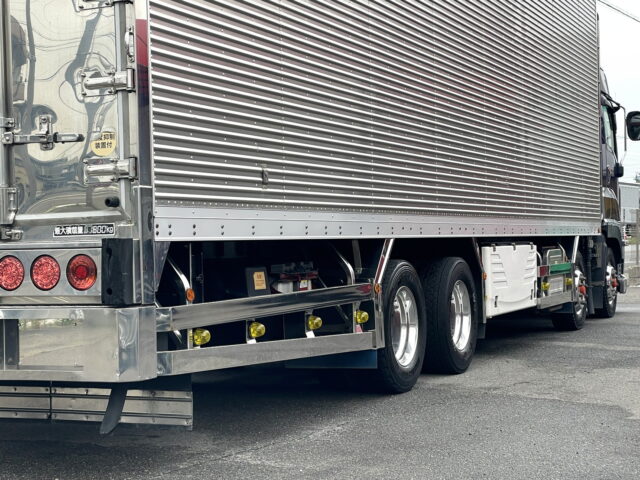 いすゞ　ギガ　ハイルーフ　冷凍バン　4軸　左観音扉2枚　サブエンジン　ジョロ４キーストン