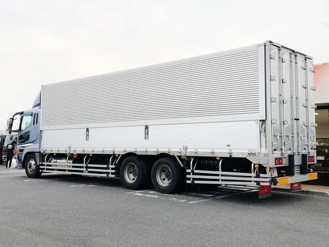 【479】ふそう　スーパーグレート　総輪エアサス　ウィング