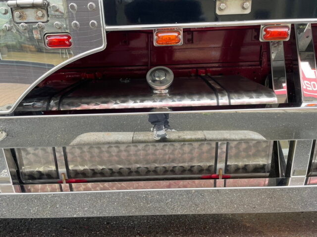 いすゞ　フォワード　庫内部屋仕様　ステンレスパーツ多数　ロケット