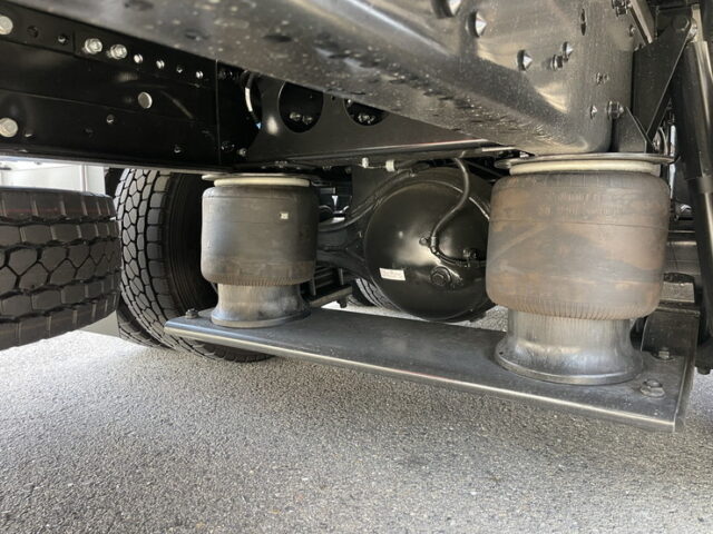 【現行型】スーパーグレート　スーパーハイルーフ　未使用　リア門口ステンレス