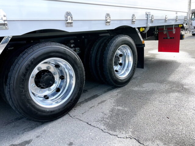 いすゞ　ギガ　登録済み未使用車　ハイルーフ　リア門工ステンレス　アルミホイール