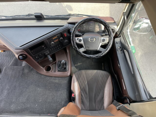 日野:17プロフィア:ハイルーフ:トレーラーヘッド:PTO付:ダンプレバー:メッキ多数