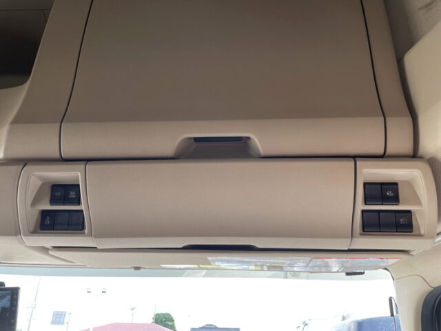 日野：プロフィア：トレーラーヘッド：ハイルーフ：ルーフバー：パイプバンパー：アルミホイール