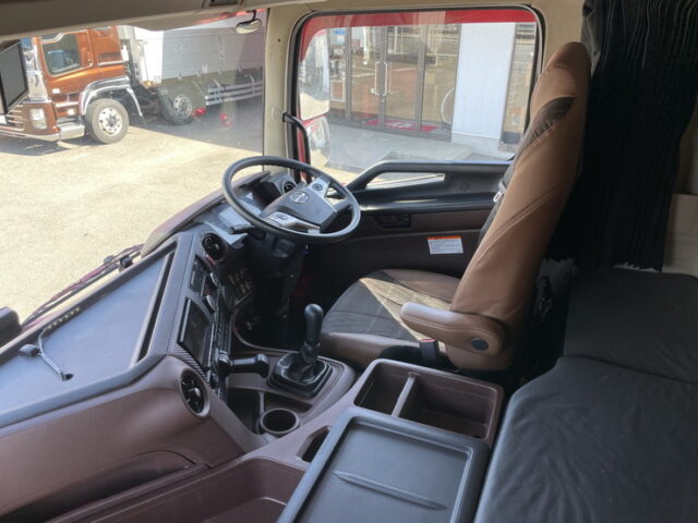 日野：17プロフィア：ハイルーフ：トレーラーヘッド：架装多数：E13Cエンジン：450馬力