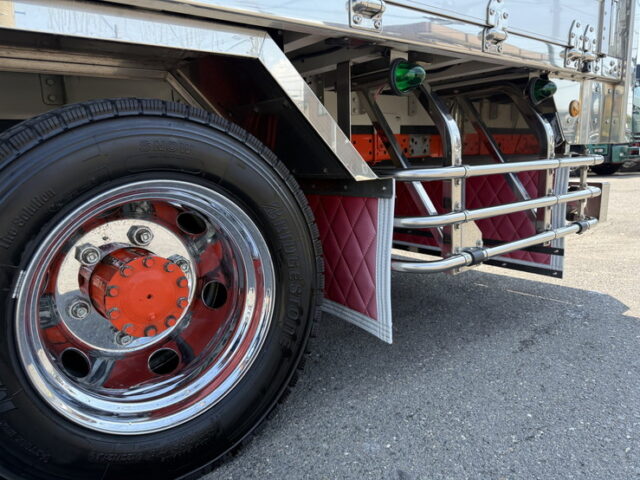 R3　日野　デュトロ　ワイドロング　アルミウィング　造りボディー　メッキ多数　