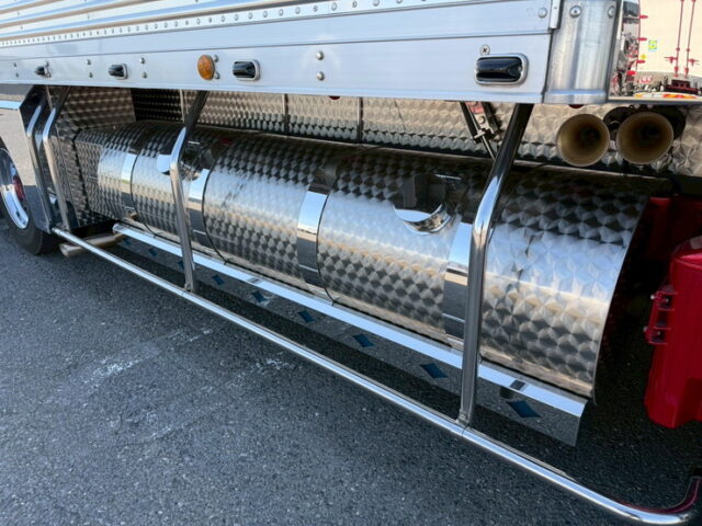 ブルーテックキャンター：造りボディ：アルミバン：ワイド超ロング：舟形バンパー：バスフェンダー