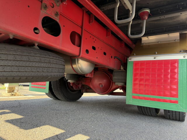 いすゞ：フォワード：6200ワイド：ウィング：木床：アルミホイール：240馬力：エアサス