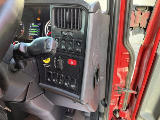 スカニア：R450：トレーラーヘッド：総輪エアサス：第5輪荷重11.300㎏：直6