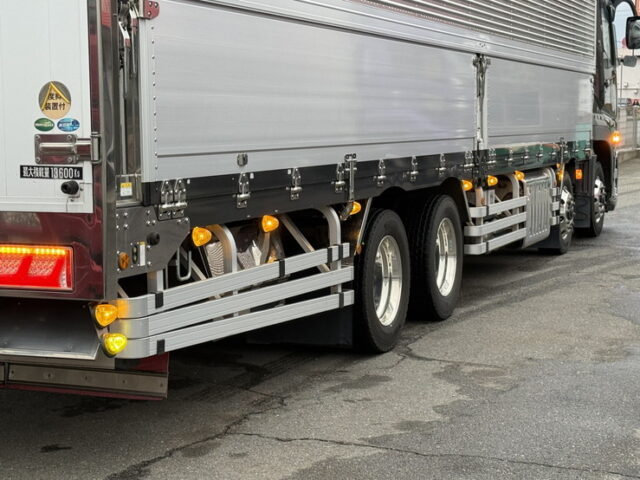 17スーパーグレート：ハイルーフ：メッキ多数：アルミホイール：リア門口ステンレス