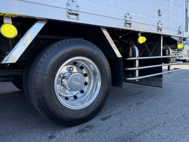 日野：デュトロ：ウィング：ワイドロング：180馬力：ステンレス多数：2.950㎏積