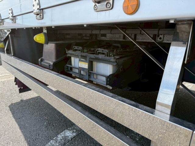 いすゞ：ギガ：冷凍ウィング：サブエンジン：ジョロ4キーストン：ステンレス多数