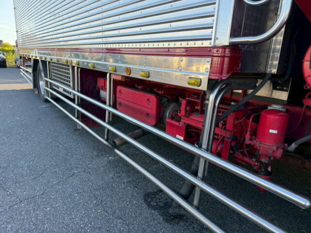 いすゞ：フォワード：ハイルーフ：冷凍バン：7100標準幅：架装多数：格納ゲート：エアサス