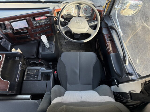 日野：プロフィア：ハイルーフ：トレーラーヘッド：エアロ付：エアサス：450馬力