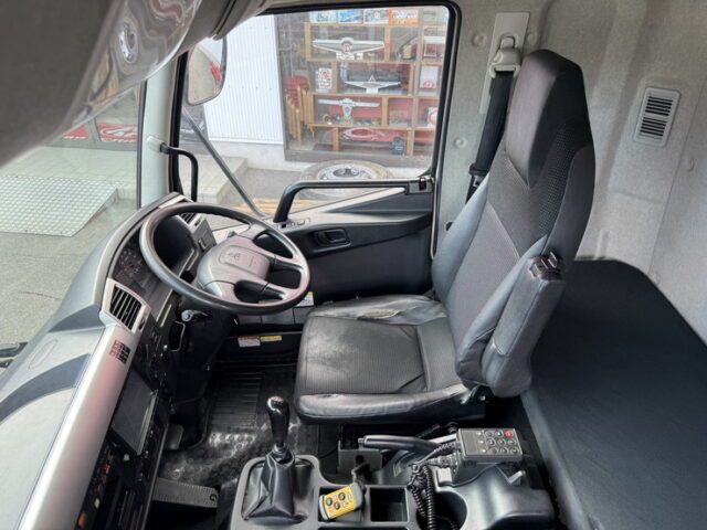 ファイター:ウィング:6200ワイド:後輪エアサス:格納ゲート:240馬力