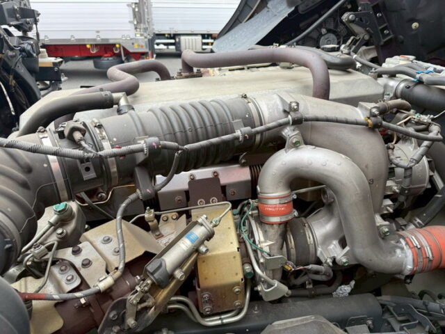 日野：17プロフィア：ハイルーフ：トレーラーヘッド：第5輪荷重11.500㎏：E13C