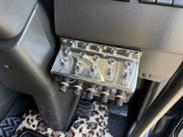 【委託販売】VOLVO:トレーラーヘッド:シングル:アルミホイール:架装多数