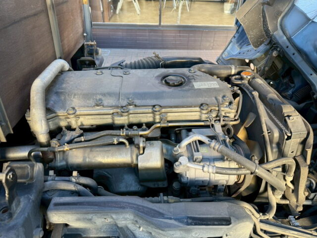 いすゞ:エルフ:平ボデー:標準幅:10尺長:マニ割り:ハイグレード:140馬力