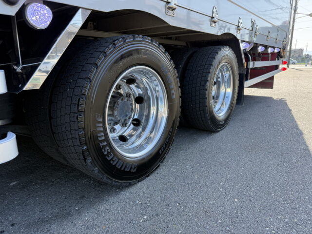 いすゞ：ギガ：ハイルーフ：ウィング：アルミホイール：リア門口ステンレス：低走行