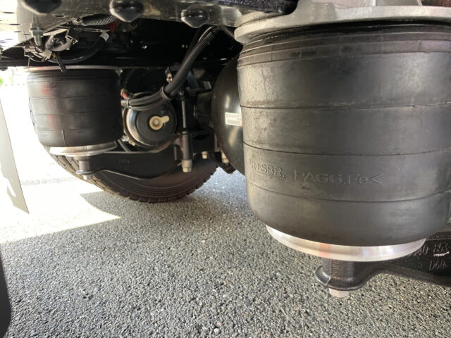 いすゞ　ギガ　ハイルーフ　ウィング　未使用車　アルミホイール　メッキ多数