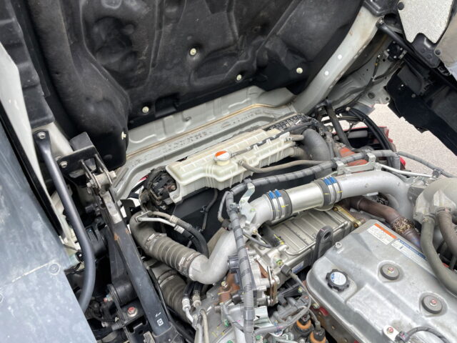 日野　17プロフィア　ハイルーフ　ウィング　7速MT　380馬力　エンジン交換済