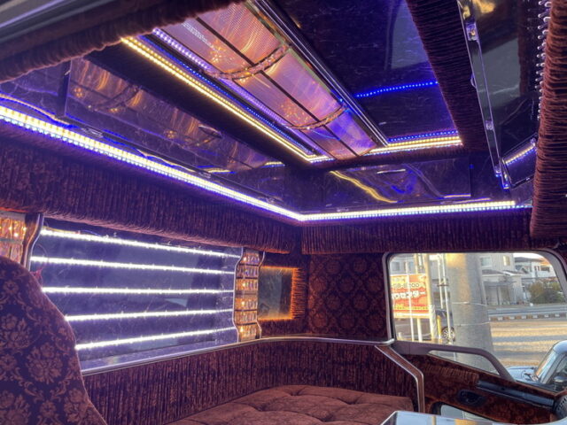 スーパーグレート　ハイルーフ　トレーラーヘッド　架装多数　ブタ鼻　7速MT