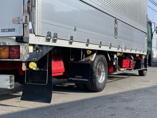 いすゞ：フォワード：ウィング：6200ワイド：エアサス：架装多数：木床：240馬力