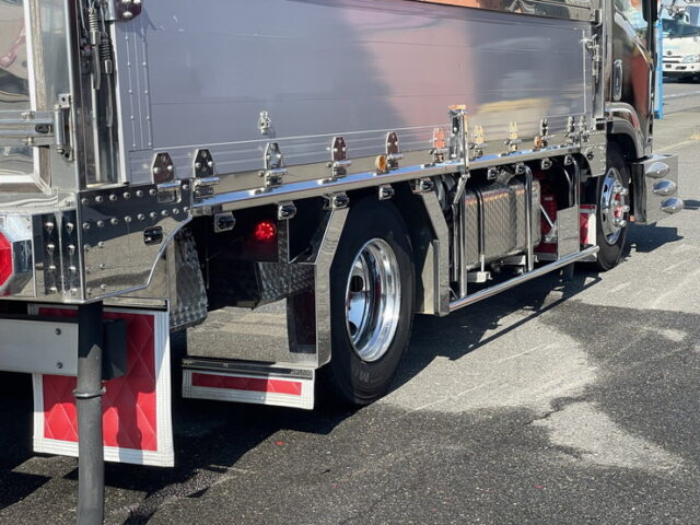 いすゞ　エルフ　ウィング　架装多数　波板ステンレス　造りボディ　ワイド