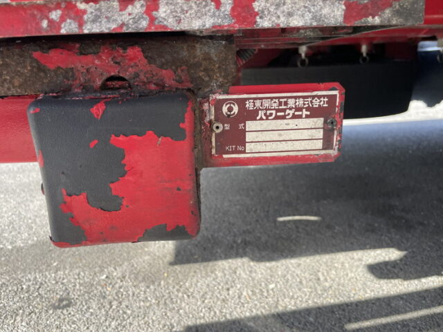 クオン：ハイルーフ：ウィング：跳上ゲート：総輪エアサス：エアロ付き：メッキ多数　