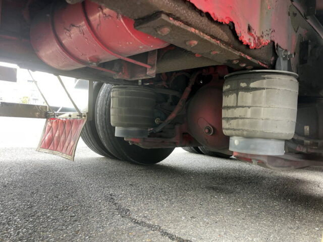 日野：プロフィア：ハイルーフ：ウィング：メッキ多数：ステンレス多数　